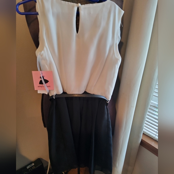 Formal Dress - Picture 2 of 3